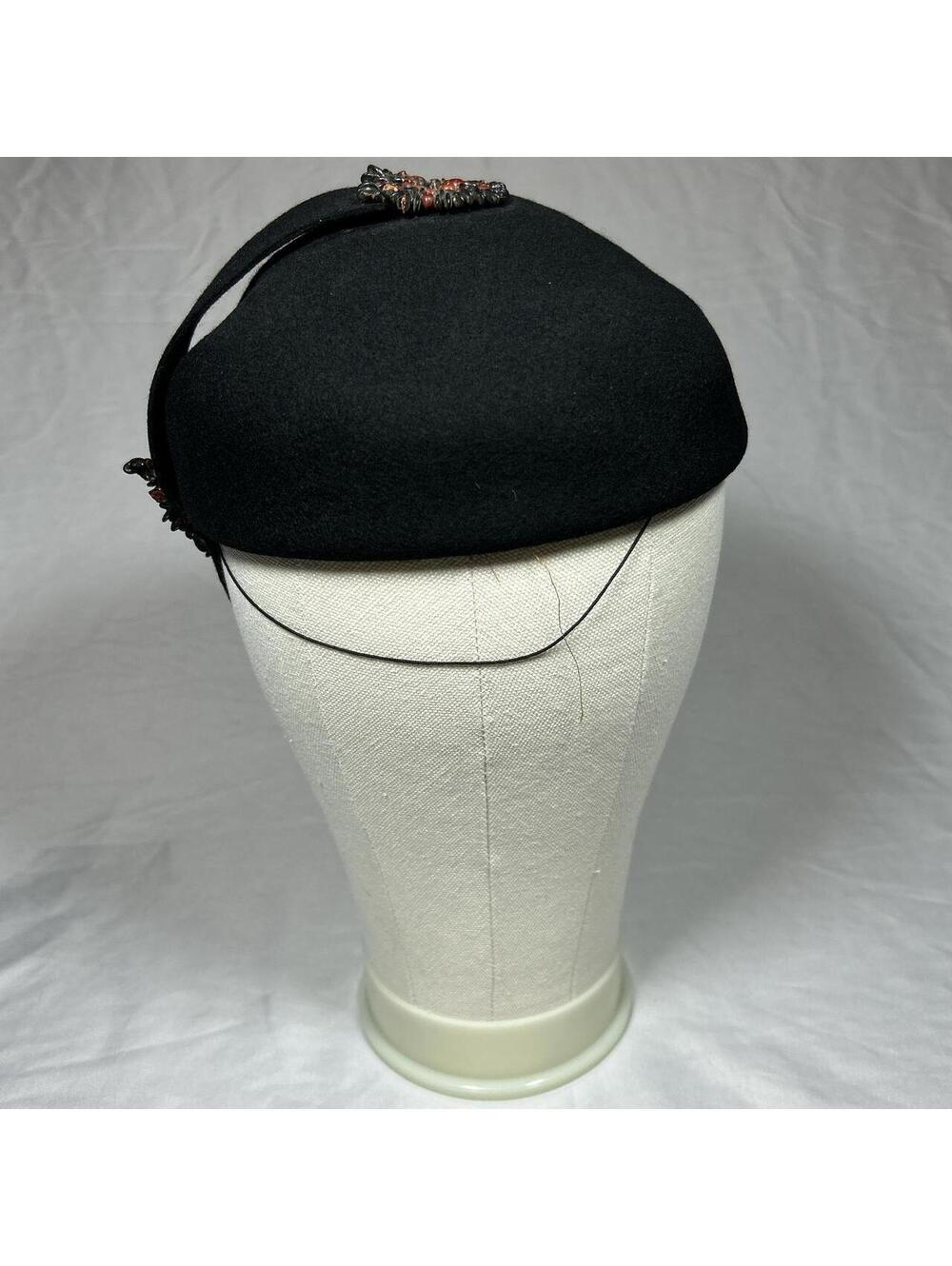 Vintage 1953–1957 Merrimac “New York Creations” Pillbox Hat.